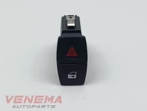 Gebruikte Gevarenlicht Schakelaar BMW 4 serie (F32) 428i xDrive 2.0 Turbo 16V Prijs € 9,99 Margeregeling aangeboden door Venema Autoparts