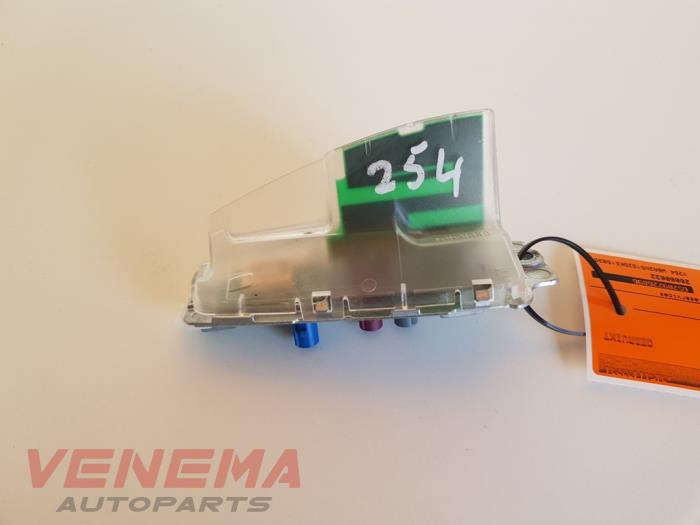Gebruikte Antenne BMW 4 serie (F32) 428i xDrive 2.0 Turbo 16V Prijs € 14,99 Margeregeling aangeboden door Venema Autoparts