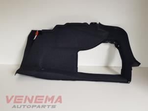 Gebruikte Kofferbakbekleding links BMW 4 serie (F32) 428i xDrive 2.0 Turbo 16V Prijs € 49,99 Margeregeling aangeboden door Venema Autoparts