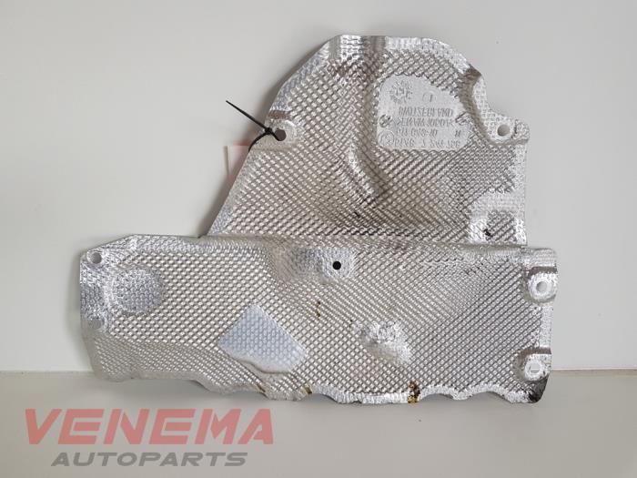 Gebruikte Hitteschild uitlaat BMW 4 serie (F32) 428i xDrive 2.0 Turbo 16V Prijs € 14,99 Margeregeling aangeboden door Venema Autoparts