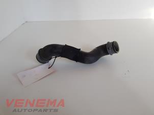 Gebruikte Koelwaterslang Mercedes CLS (C218) 250 CDI BlueEfficiency,BlueTEC, 250 d Prijs € 34,99 Margeregeling aangeboden door Venema Autoparts