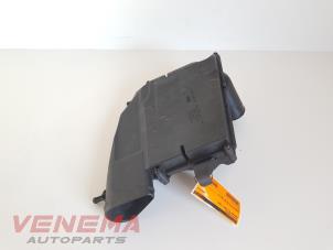 Gebruikte Luchtfilterhuis Mercedes ML II (164/4JG) 3.0 ML-320 CDI 4-Matic V6 24V Prijs € 54,99 Margeregeling aangeboden door Venema Autoparts