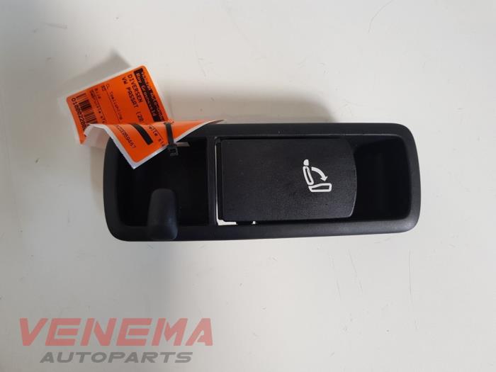 Gebruikte Diversen Volkswagen Passat Variant (365) 2.0 TDI 16V 170 Prijs € 9,99 Margeregeling aangeboden door Venema Autoparts
