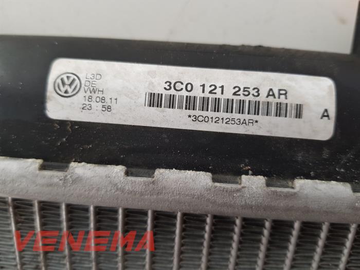 Radiateur van een Volkswagen Passat Variant (365) 2.0 TDI 16V 170 2012