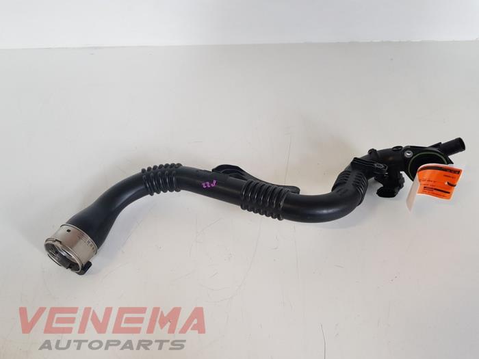 Gebruikte Intercooler Buis Renault Clio IV Estate/Grandtour (7R) 0.9 Energy TCE 90 12V Prijs € 39,99 Margeregeling aangeboden door Venema Autoparts