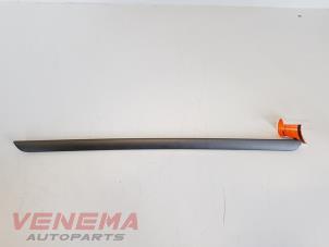 Gebruikte Sierlijst Volkswagen Golf IV (1J1) 1.6 16V Prijs € 14,99 Margeregeling aangeboden door Venema Autoparts