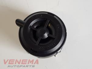 Gebruikte Luidspreker Mercedes E (W212) E-200 CDI 16V BlueEfficiency,BlueTEC Prijs € 19,99 Margeregeling aangeboden door Venema Autoparts