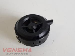 Gebruikte Luidspreker Mercedes E (W212) E-200 CDI 16V BlueEfficiency,BlueTEC Prijs € 19,99 Margeregeling aangeboden door Venema Autoparts
