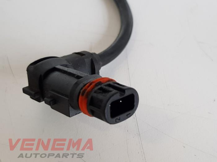 ABS Sensor van een Mercedes-Benz E (W212) E-200 CDI 16V BlueEfficiency,BlueTEC 2014