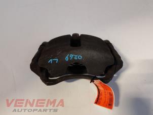 Gebruikte Remklauw (Tang) links-voor Seat Leon (5FB) 2.0 TDI Ecomotive 16V Prijs € 29,99 Margeregeling aangeboden door Venema Autoparts