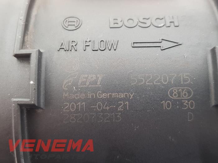 Luchtmassameter van een Fiat Grande Punto (199) 1.3 JTD Multijet 16V 85 Actual 2011