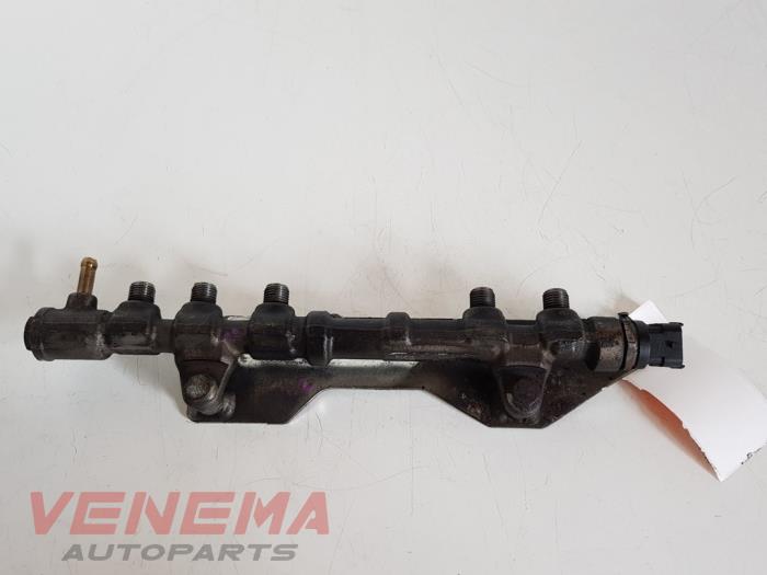 Gebruikte Verstuiver brug Fiat Grande Punto (199) 1.3 JTD Multijet 16V 85 Actual Prijs € 49,99 Margeregeling aangeboden door Venema Autoparts