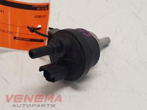 Gebruikte Vacuum ventiel Renault Clio IV (5R) 0.9 Energy TCE 90 12V Prijs € 14,99 Margeregeling aangeboden door Venema Autoparts