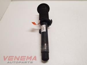Gebruikte Mac Phersonpoot links-voor BMW 1 serie (F21) 114i 1.6 16V Prijs € 69,99 Margeregeling aangeboden door Venema Autoparts