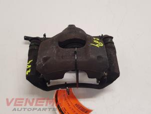 Gebruikte Remklauw (Tang) rechts-voor Toyota Aygo (B10) 1.0 12V VVT-i Prijs € 9,99 Margeregeling aangeboden door Venema Autoparts