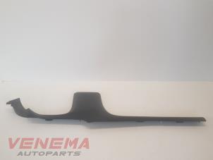 Gebruikte Stijlbekleding midden-links Volkswagen Up! (121) 1.0 12V 75 Prijs € 19,99 Margeregeling aangeboden door Venema Autoparts