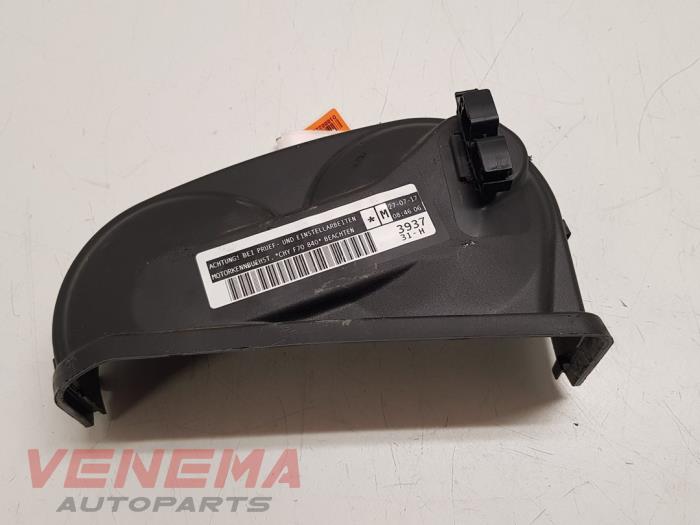 Gebruikte Distributiedeksel Volkswagen Up! (121) 1.0 12V 75 Prijs € 14,99 Margeregeling aangeboden door Venema Autoparts