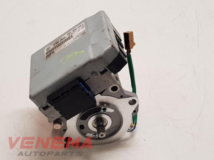 Gebruikte Stuurbekrachtiging Computer Volkswagen Up! (121) 1.0 12V 75 Prijs € 99,99 Margeregeling aangeboden door Venema Autoparts
