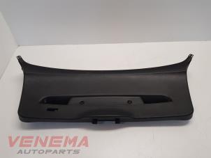 Gebruikte Bekleding Achterklep BMW 1 serie (E87/87N) 118d 16V Prijs € 14,99 Margeregeling aangeboden door Venema Autoparts