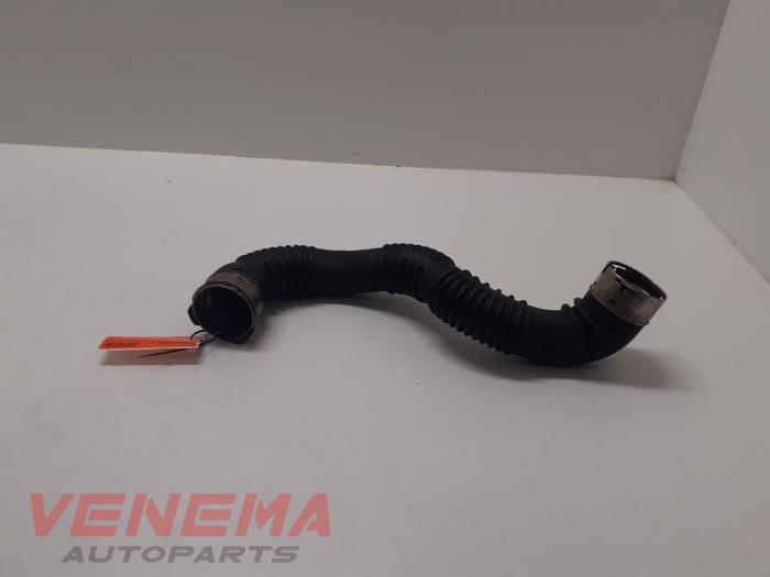 Gebruikte Intercooler Buis Mercedes A (W176) 1.5 A-180 CDI, A-180d 16V Prijs € 44,99 Margeregeling aangeboden door Venema Autoparts