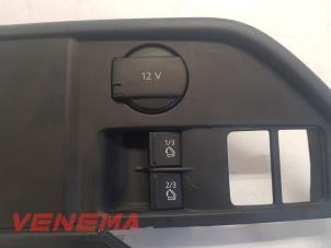 Gebruikte 12 Volt aansluiting Volkswagen Touareg (7PA/PH) 3.0 TDI V6 24V Prijs € 34,99 Margeregeling aangeboden door Venema Autoparts