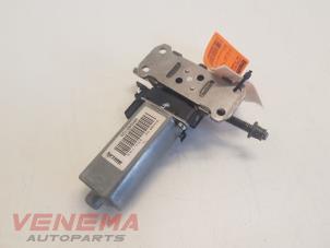 Gebruikte Stoelverstelling motor Volkswagen Touareg (7PA/PH) 3.0 TDI V6 24V Prijs € 69,99 Margeregeling aangeboden door Venema Autoparts