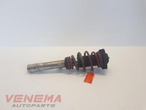 Gebruikte Schokdemperpoot rechts-voor Volkswagen Caddy III (2KA,2KH,2CA,2CH) 2.0 TDI 16V Prijs € 29,99 Margeregeling aangeboden door Venema Autoparts