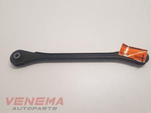 Gebruikte Draagarm rechts-achter Volkswagen Touareg (7PA/PH) 3.0 TDI V6 24V Prijs € 34,99 Margeregeling aangeboden door Venema Autoparts