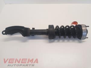 Gebruikte Mac Phersonpoot rechts-voor Volkswagen Touareg (7PA/PH) 3.0 TDI V6 24V Prijs € 89,99 Margeregeling aangeboden door Venema Autoparts