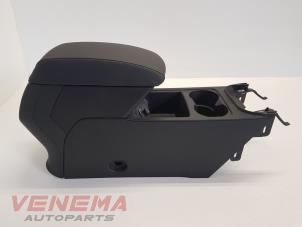 Gebruikte Armsteun Seat Leon (5FB) 1.0 TSI 12V Prijs € 74,99 Margeregeling aangeboden door Venema Autoparts