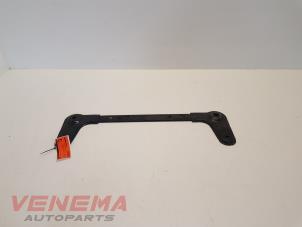 Gebruikte Subframe Renault Clio IV (5R) 0.9 Energy TCE 75 12V Prijs € 14,99 Margeregeling aangeboden door Venema Autoparts