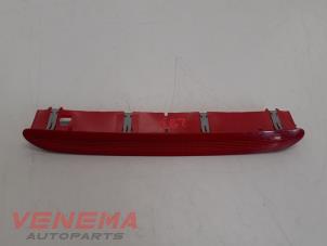 Gebruikte Extra Remlicht midden Volkswagen Passat Variant (365) 1.6 TDI 16V Bluemotion Prijs € 28,99 Margeregeling aangeboden door Venema Autoparts