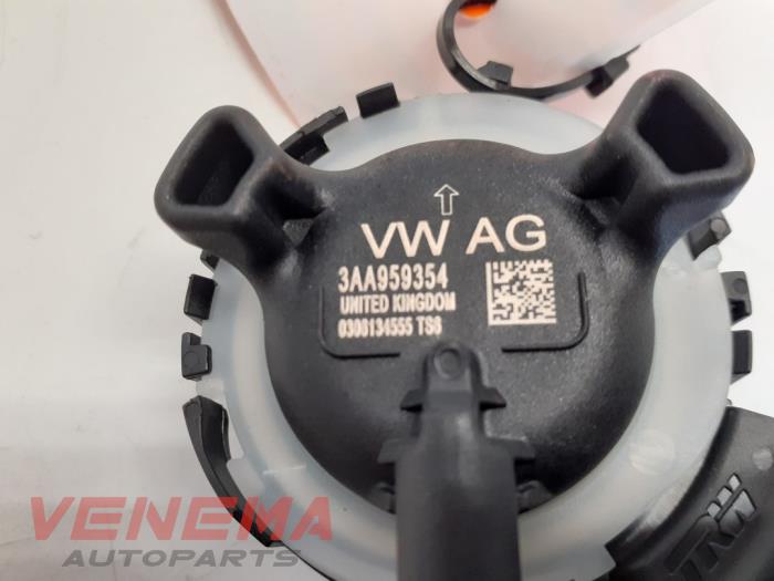 Airbag Sensor van een Volkswagen Passat Variant (365) 1.6 TDI 16V Bluemotion 2014