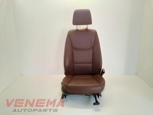 Gebruikte Voorstoel rechts BMW 3 serie (E90) 320d 16V Prijs € 124,99 Margeregeling aangeboden door Venema Autoparts