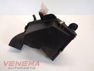 Gebruikte Luchtfilterhuis BMW 3 serie (E90) 320d 16V Prijs € 34,99 Margeregeling aangeboden door Venema Autoparts