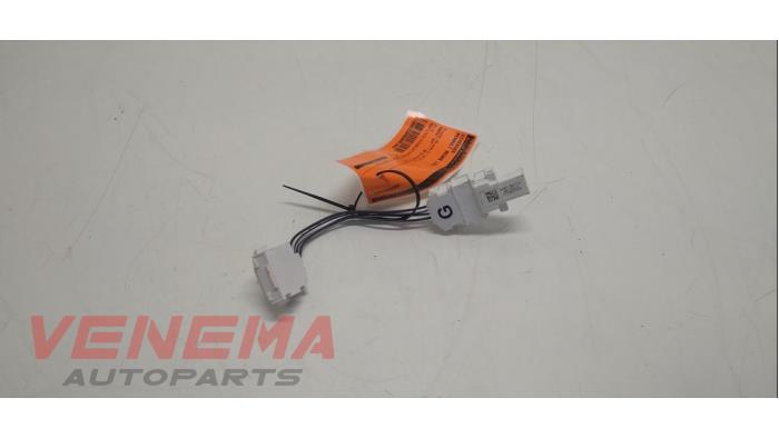 Gebruikte Diversen Renault Megane IV (RFBB) 1.5 Energy dCi 110 Prijs € 29,99 Margeregeling aangeboden door Venema Autoparts
