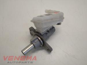 Gebruikte Hoofdremcilinder Ford Fiesta 6 (JA8) 1.0 EcoBoost 12V 100 Prijs € 69,99 Margeregeling aangeboden door Venema Autoparts