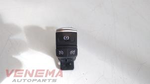 Gebruikte Schakelaar handrem Renault Megane IV (RFBB) 1.2 Energy TCE 130 Prijs € 34,99 Margeregeling aangeboden door Venema Autoparts