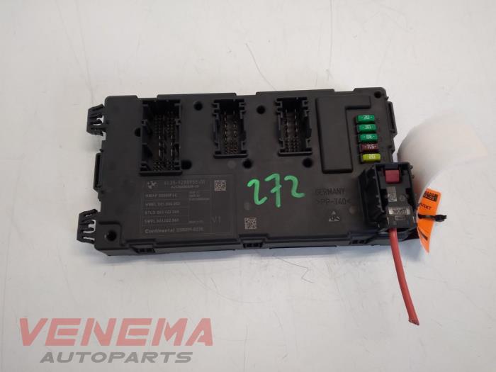 Gebruikte Module Comfort BMW 3 serie (F30) 320i xDrive 2.0 16V Prijs € 99,99 Margeregeling aangeboden door Venema Autoparts