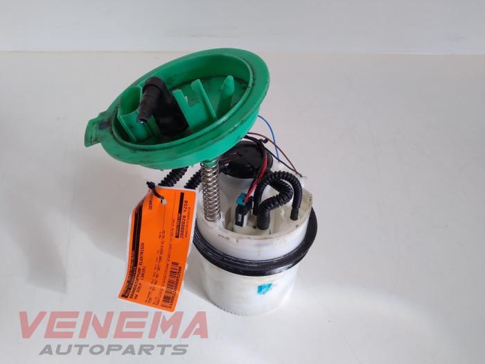 Gebruikte Tank element Pomp Volkswagen Golf VII (AUA) 1.4 TSI 16V Prijs € 13,99 Margeregeling aangeboden door Venema Autoparts