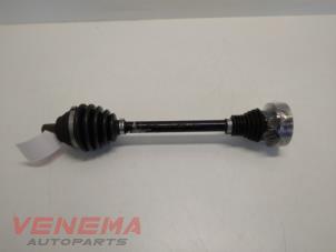 Gebruikte Aandrijfas links-voor Audi A3 (8P1) 1.6 Prijs € 29,99 Margeregeling aangeboden door Venema Autoparts