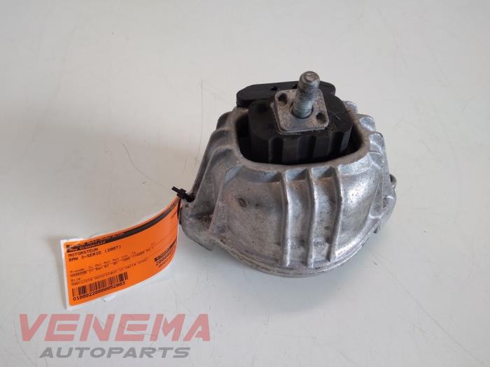 Gebruikte Motorsteun BMW 3 serie (E93) 320i 16V Prijs € 14,99 Margeregeling aangeboden door Venema Autoparts