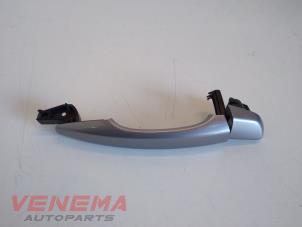 Gebruikte Deurgreep 4Deurs rechts-voor Peugeot 3008 II (M4/MC/MJ/MR) 1.6 BlueHDi 120 Prijs € 24,99 Margeregeling aangeboden door Venema Autoparts