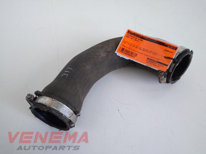 Gebruikte Intercooler Slang Audi A5 Quattro (B8C/S) 2.0 TFSI 16V Prijs € 24,99 Margeregeling aangeboden door Venema Autoparts