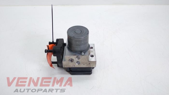 Gebruikte ABS Pomp Mercedes C (R205) 4.0 C-63 AMG V8 Biturbo Prijs € 399,99 Margeregeling aangeboden door Venema Autoparts