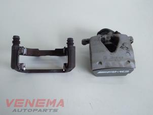 Gebruikte Remklauw (Tang) rechts-achter Mercedes C (R205) C-63 AMG 4.0 V8 Biturbo Prijs € 349,99 Margeregeling aangeboden door Venema Autoparts