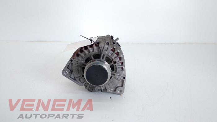 Gebruikte Dynamo Mercedes C (R205) 4.0 C-63 AMG V8 Biturbo Prijs € 249,99 Margeregeling aangeboden door Venema Autoparts