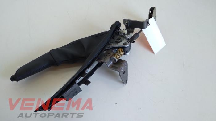 Gebruikte Handrem Mechaniek BMW 1 serie (E88) 118i 16V Prijs € 29,99 Margeregeling aangeboden door Venema Autoparts