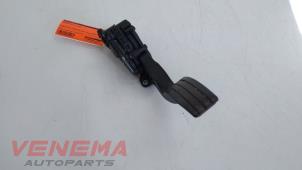 Gebruikte Gaspedaal Renault Twingo II (CN) 1.2 16V Prijs € 19,99 Margeregeling aangeboden door Venema Autoparts