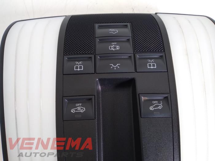 Binnenverlichting voor van een Mercedes-Benz E (W212) E-220 CDI 16V BlueEfficiency,BlueTEC 2015